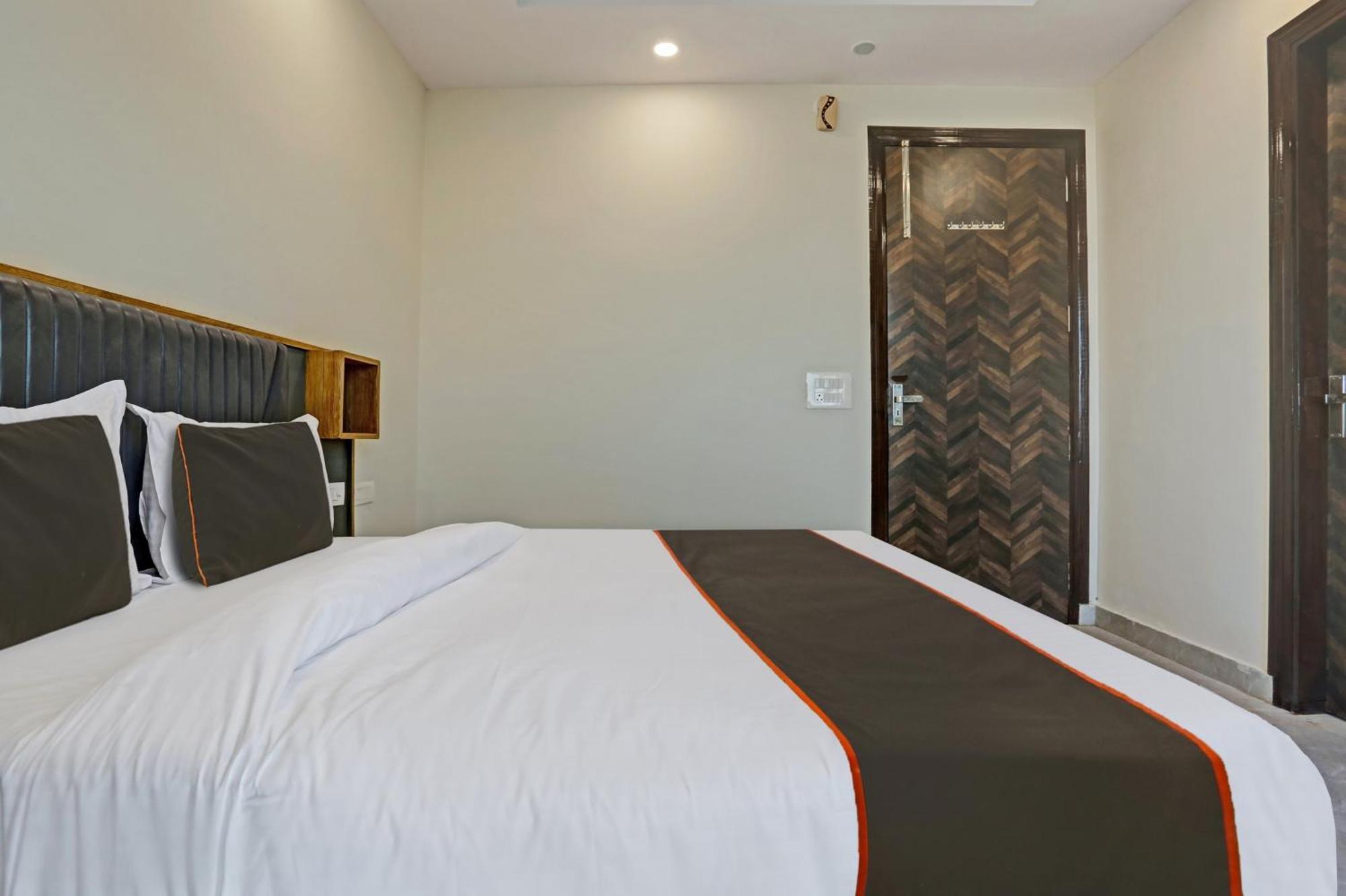 ホテル Townhouse Vip Grand デリー エクステリア 写真