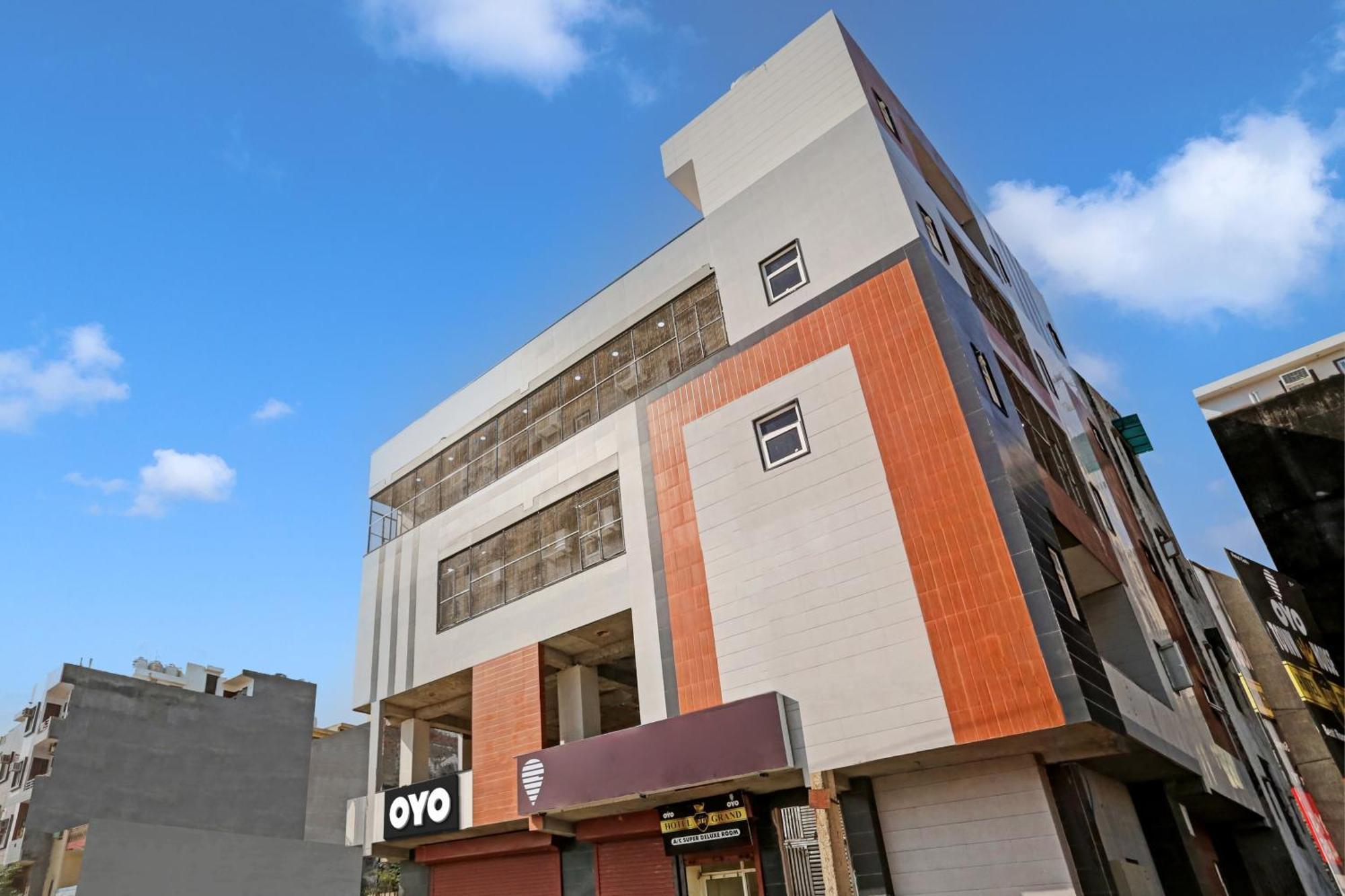 ホテル Townhouse Vip Grand デリー エクステリア 写真