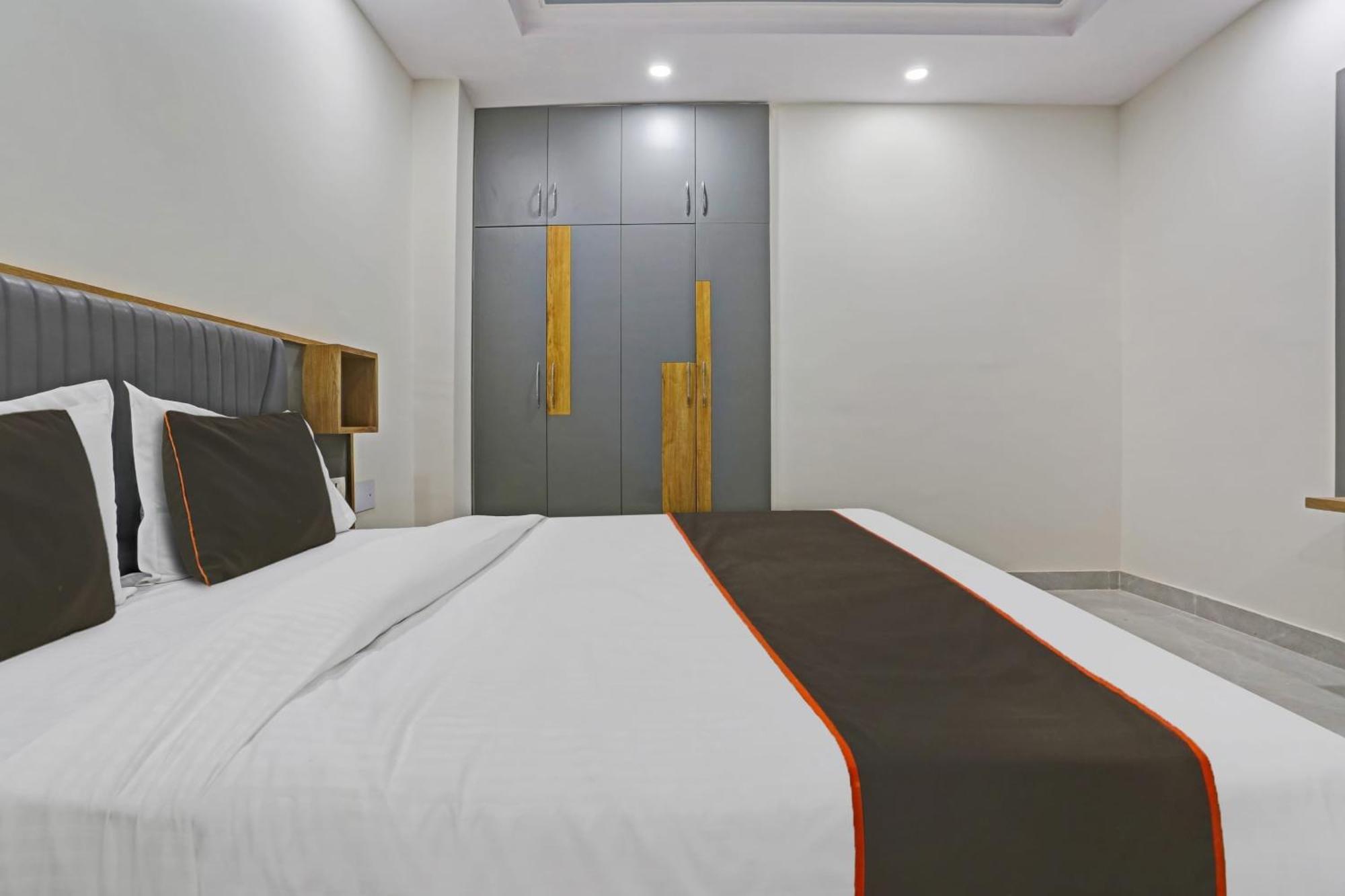 ホテル Townhouse Vip Grand デリー エクステリア 写真